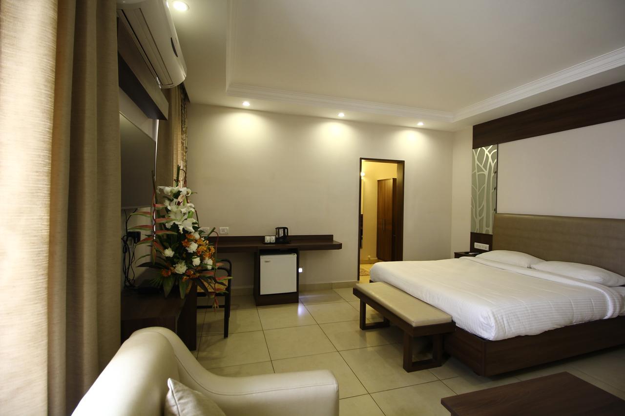 Vels Hotel Puduččéri Exteriér fotografie