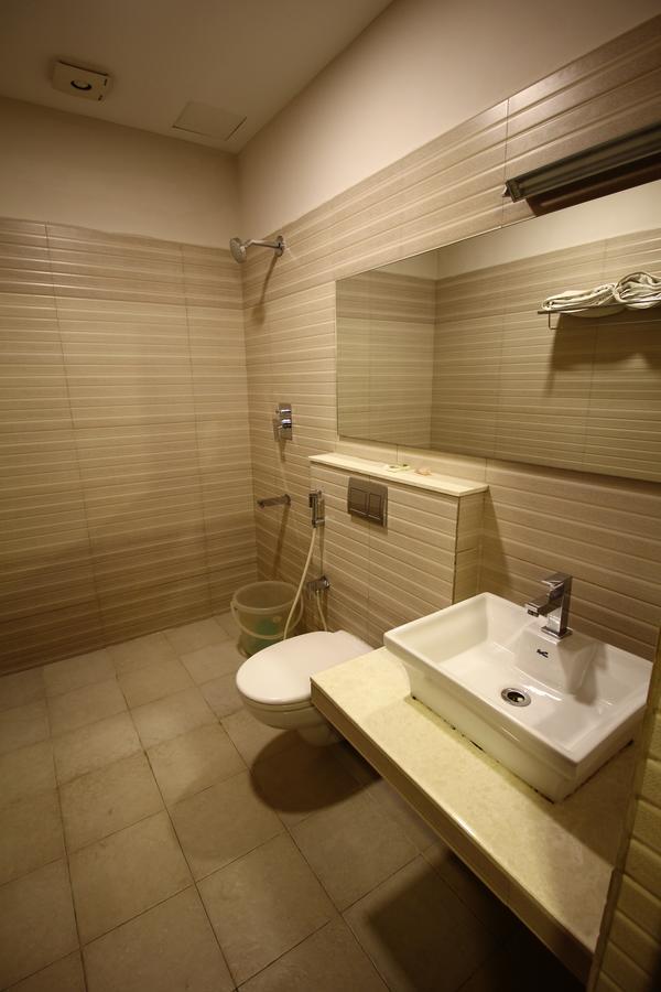 Vels Hotel Puduččéri Exteriér fotografie