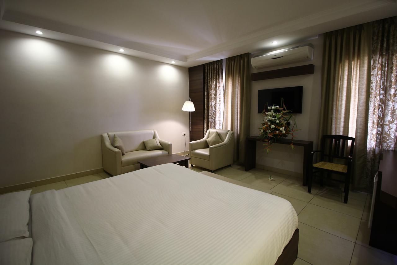 Vels Hotel Puduččéri Exteriér fotografie