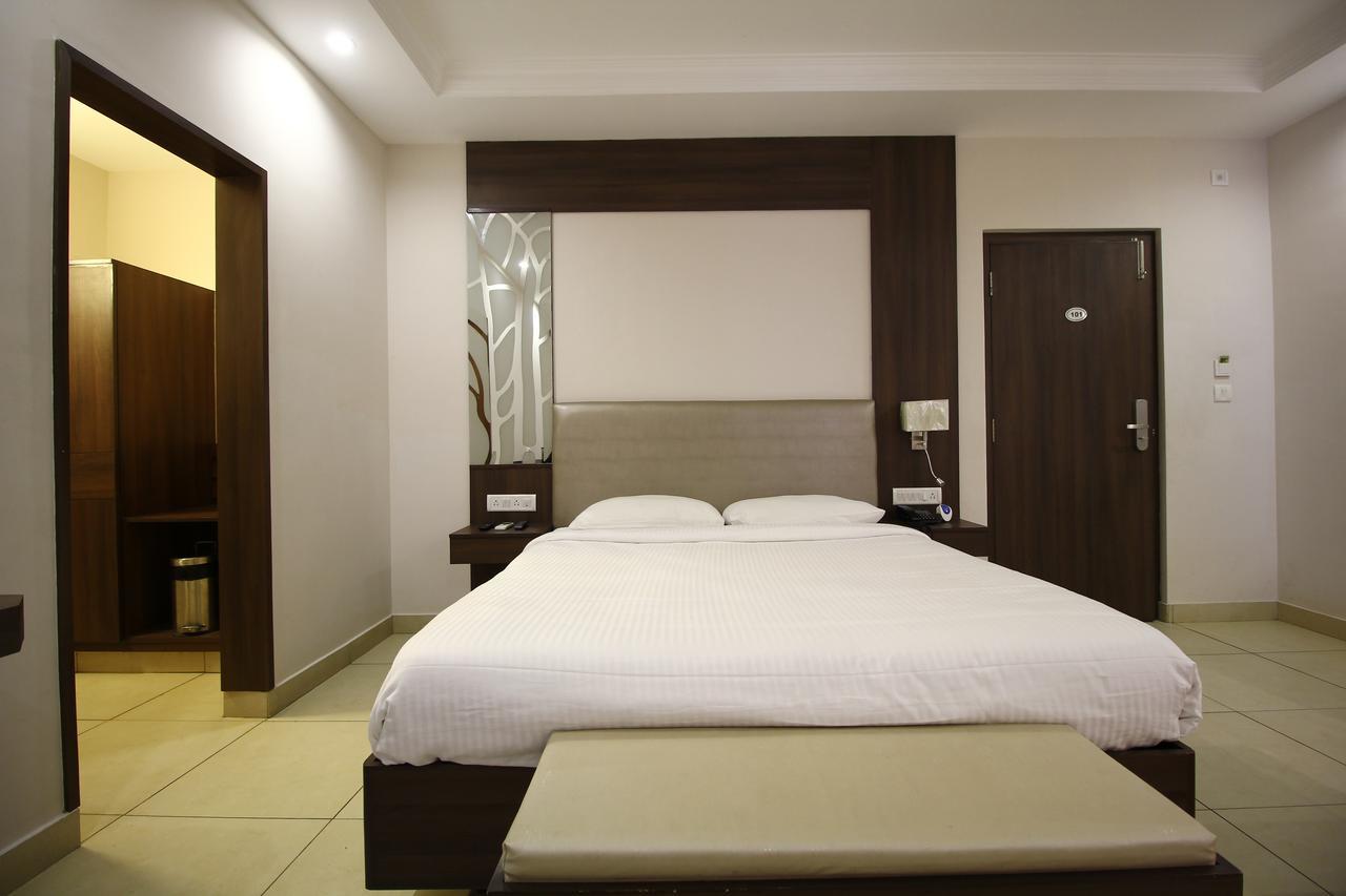 Vels Hotel Puduččéri Exteriér fotografie